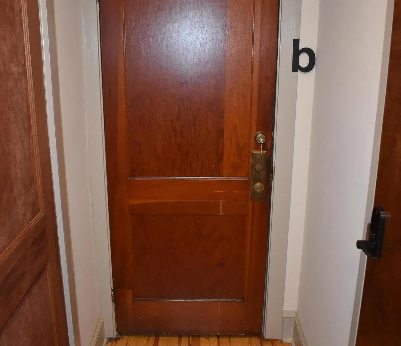128 S Chatham Ave — Photo 2
