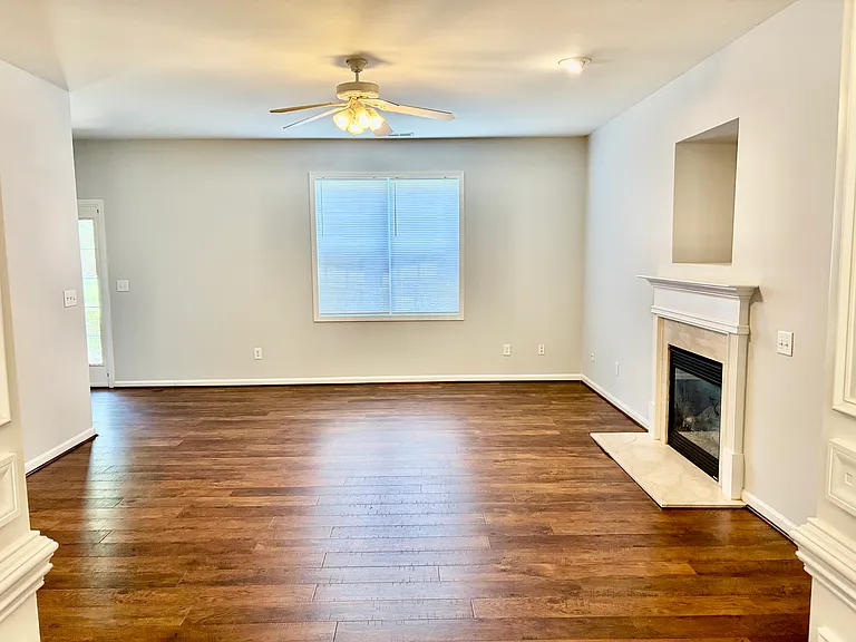 3935 Blairwood St — Photo 5