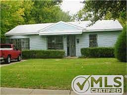1st image of 3863 Castle Hills Dr