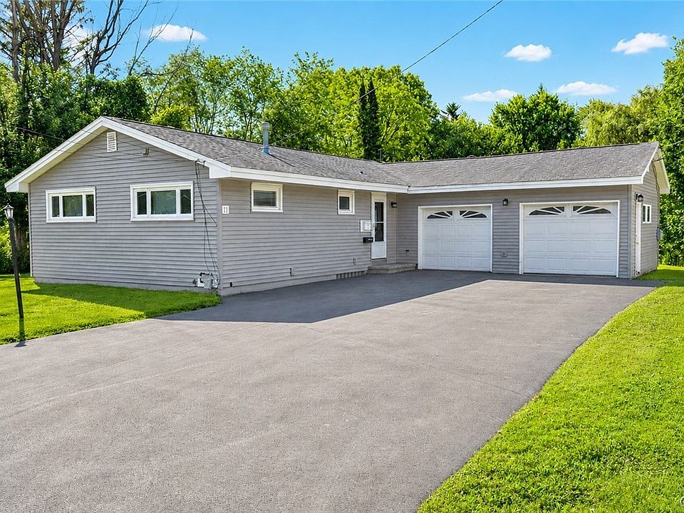1st image of 11 Bellewood Cir