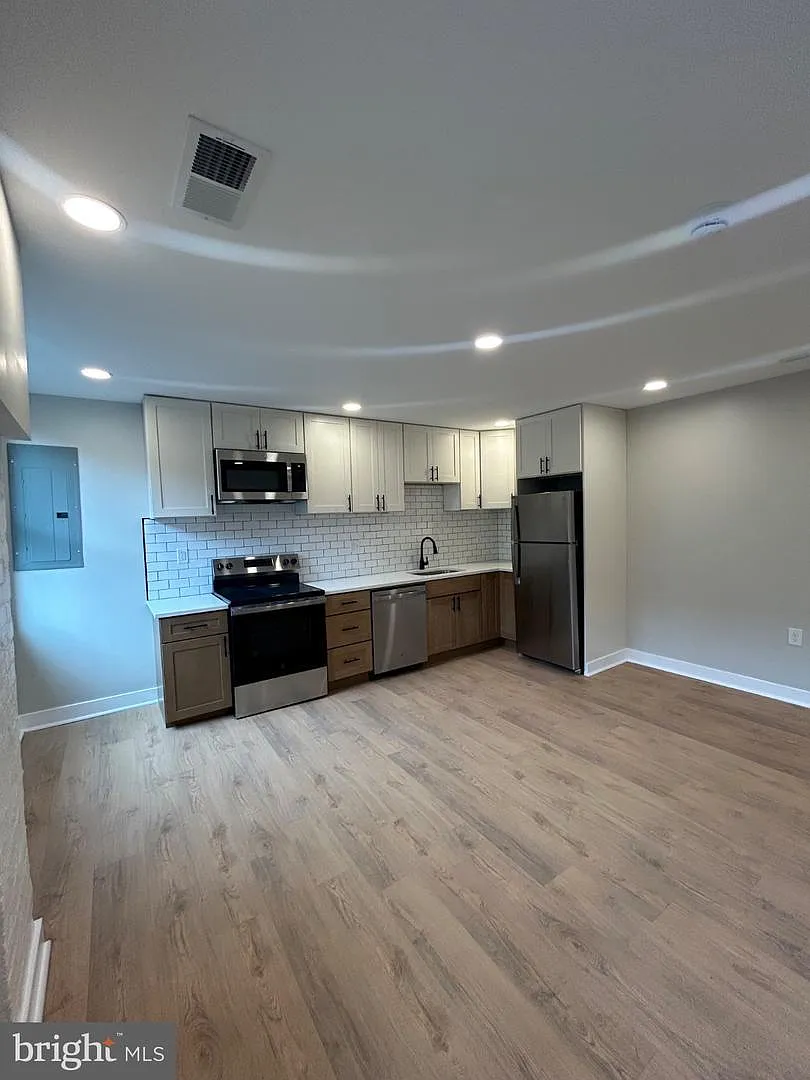 1 bed, 720 sqft, $1,900 — Photo 4