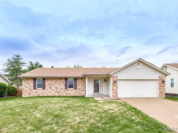 1153 Spencer Hill Dr, Saint Peters, MO 63376