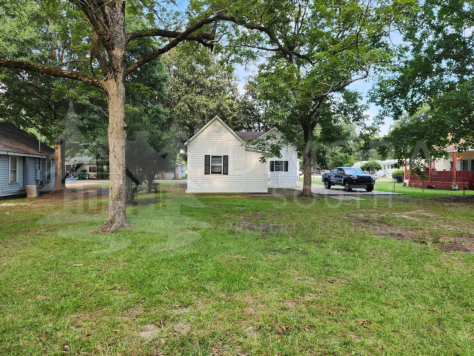 215 Adams Street — Photo 4