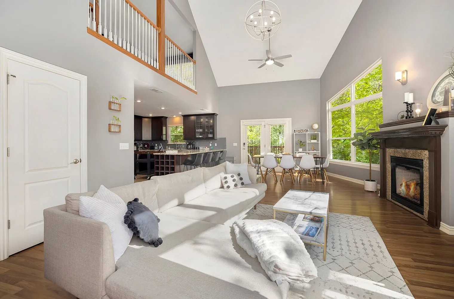 6 bed, 5.0 bath, 3799 sqft, $8,256 — Photo 4