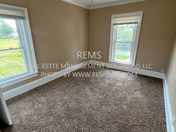 3rd image of 222 Mill St
