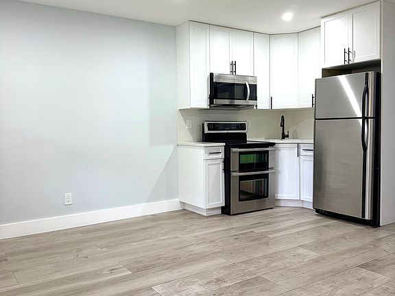 2nd image of 4642 Myrtle Ln #A
