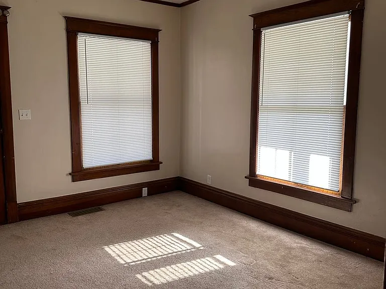 306 E Nuckols St #1 — Photo 3