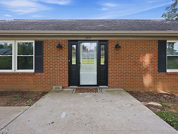 3rd image of 105 Oak Dr