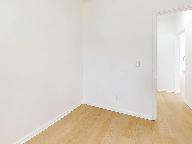 2550 Elyria Ave — Photo 81