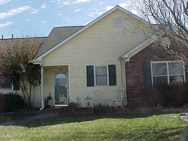 1st image of 102 Hidden Creek Dr