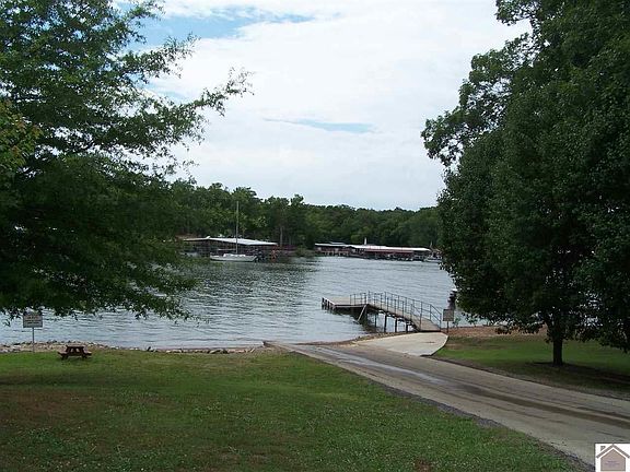 5th image of 714 Lake Dr