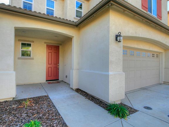 3rd image of 312 Barnhill Dr