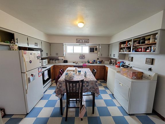 3rd image of 2300 Walnut St #C
