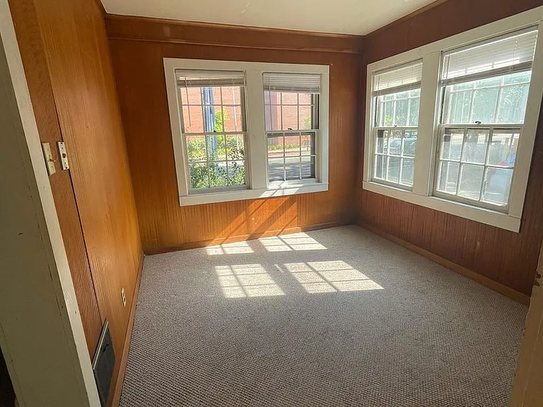 310 E William St — Photo 11