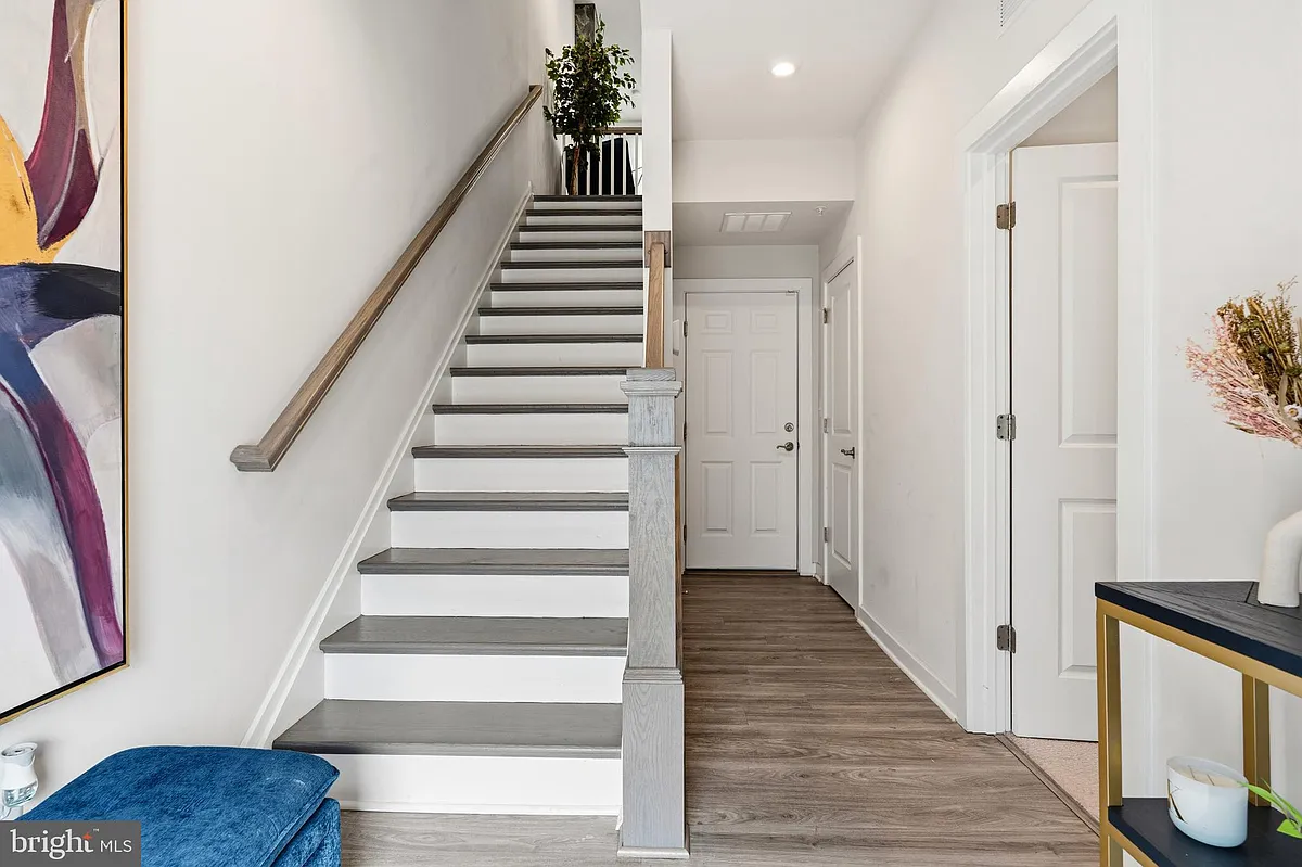 Building Photo - 16233 Connors Way