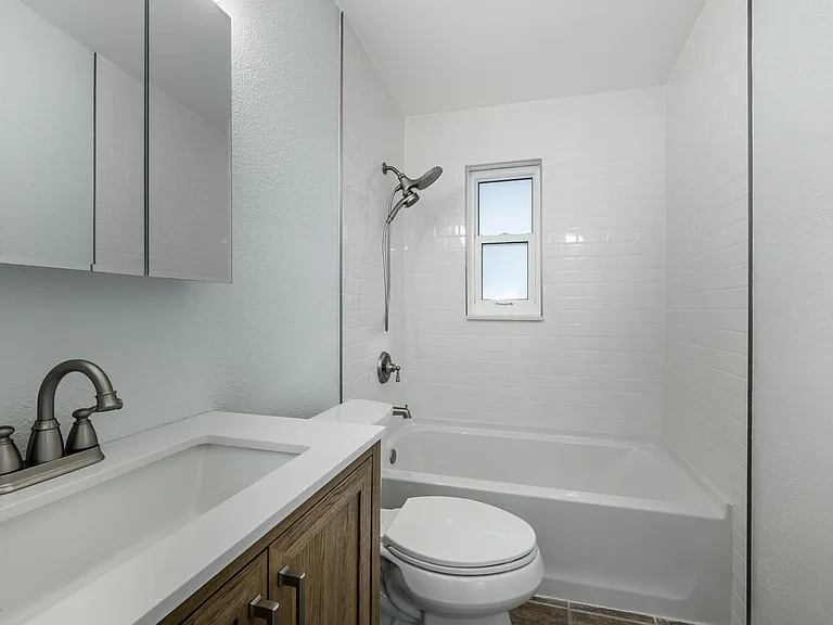 927 W Olympia Ave — Photo 22