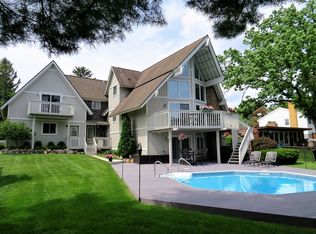 2410 Orchard Beach Rd, McHenry, IL 60050