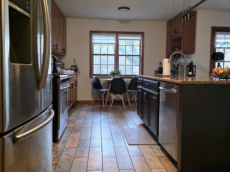749 Rosslare Pl — Photo 12