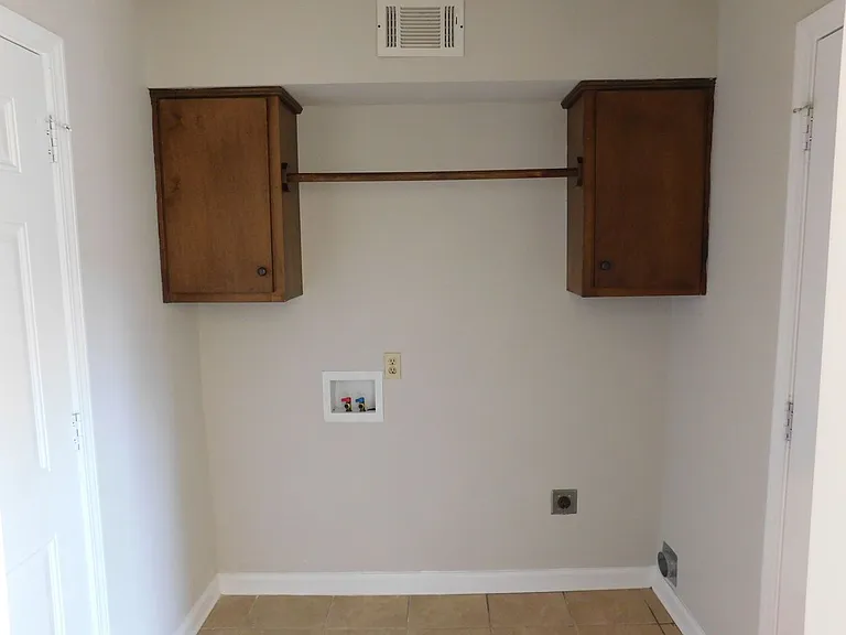8550 Darlington Cv — Photo 31