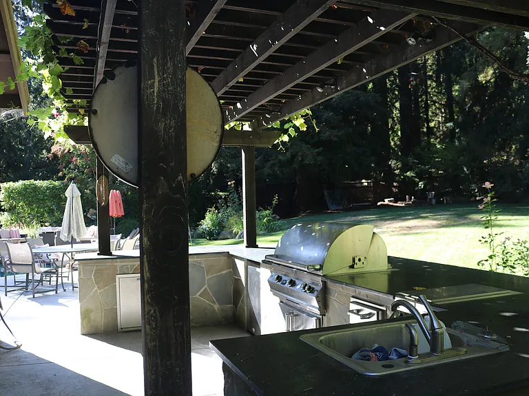 Redwood Ln — Photo 10