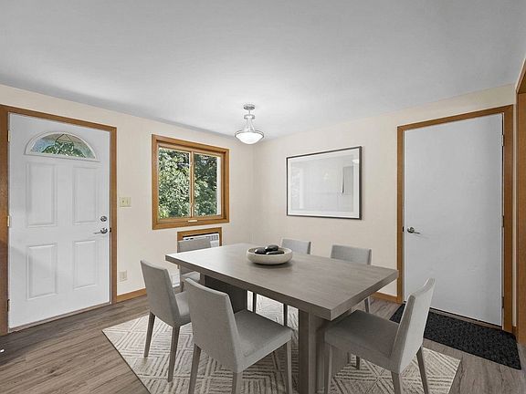 5th image of 512 Eric Dr