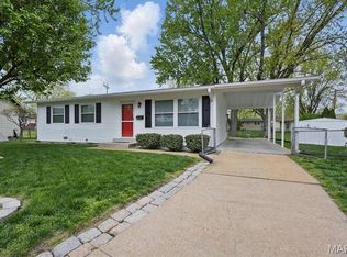 2045 N Pointe Ln, Florissant, MO