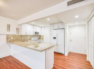 9001 SW 77th Ave APT C203, Miami, FL 33156