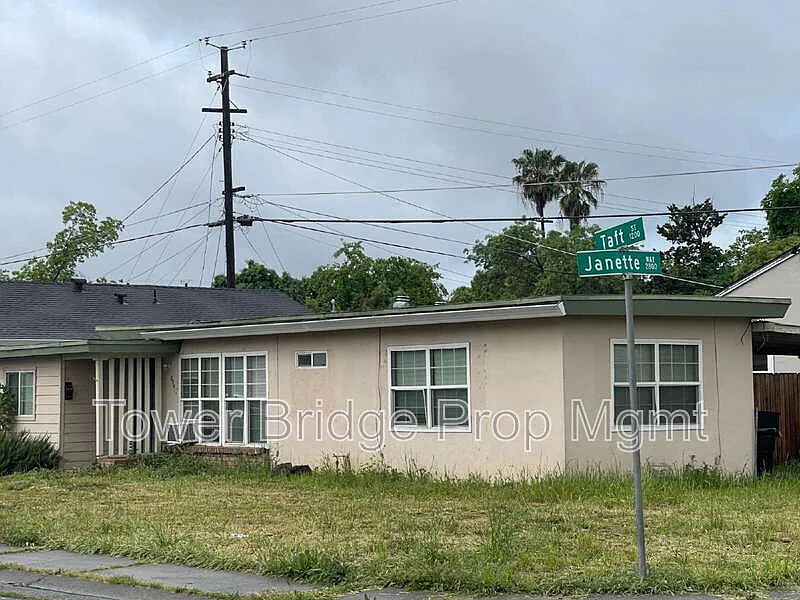 Building Photo - 2841 Taft St