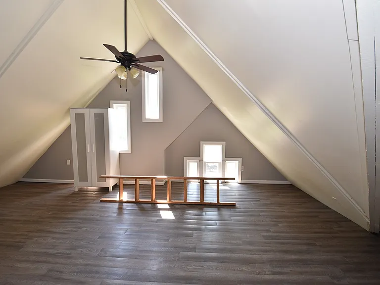 508 S Saint Joseph St — Photo 12
