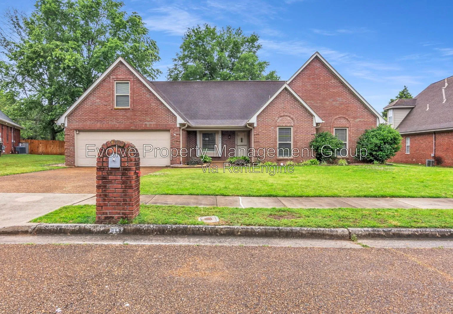 4 bed, 2.0 bath, 2382 sqft, $2,045 — Photo 2