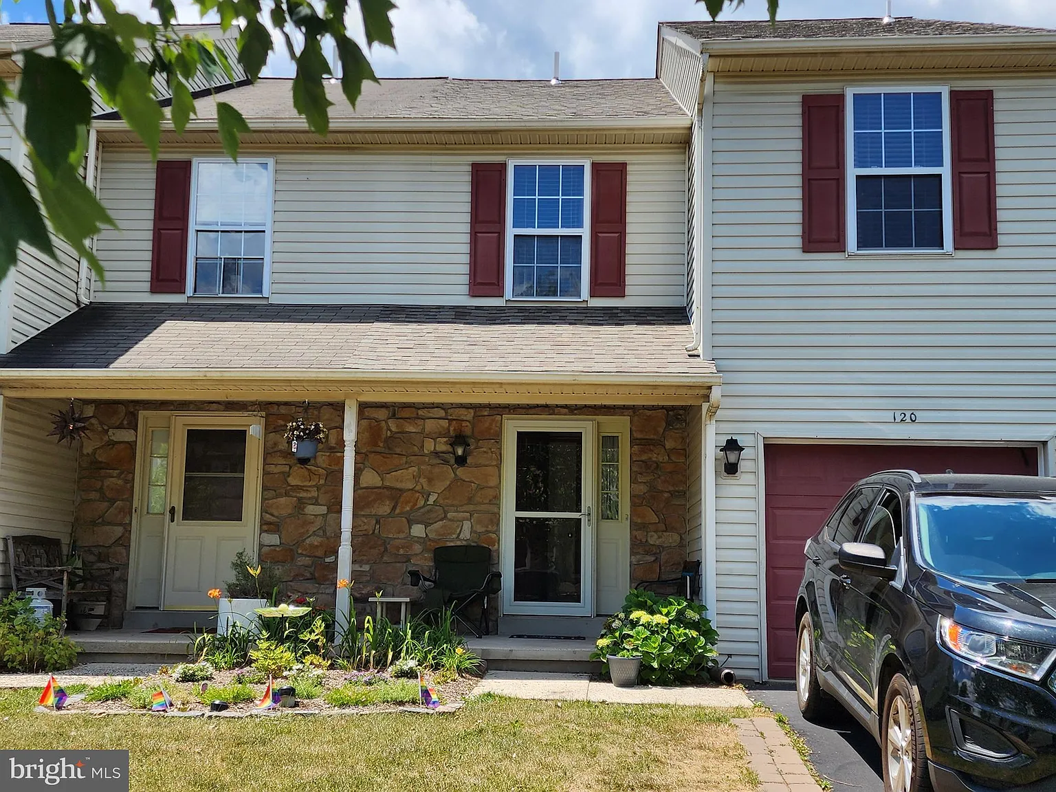 120 Sunnyside Ln photo 1
