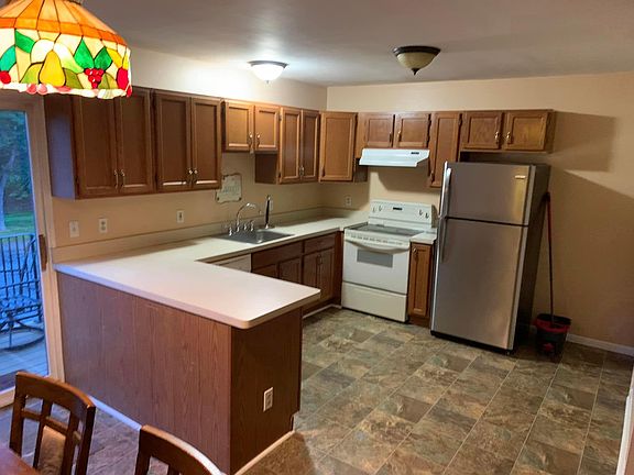 2nd image of 205 Parr Meadow Dr