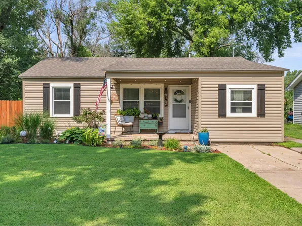755 Charron Dr, El Dorado, KS 67042