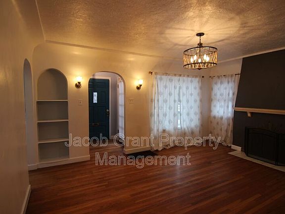 3rd image of 164 E 13th St