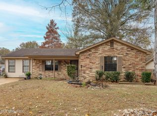 5717 Iroquois Dr, Horn Lake, MS 38637