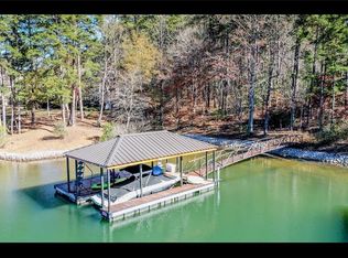 402 Windy Pines Ln, Seneca, SC 29672