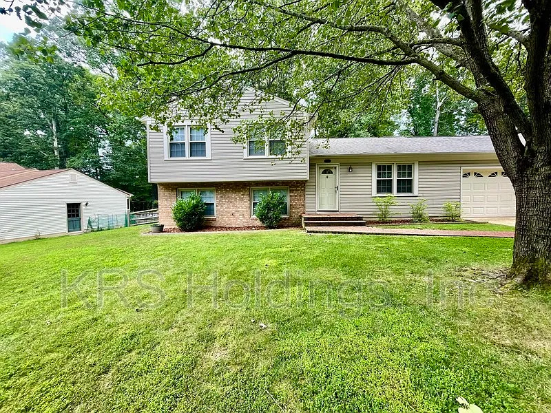 3 bed, 2.0 bath, 1600 sqft, $3,700 — Photo 3