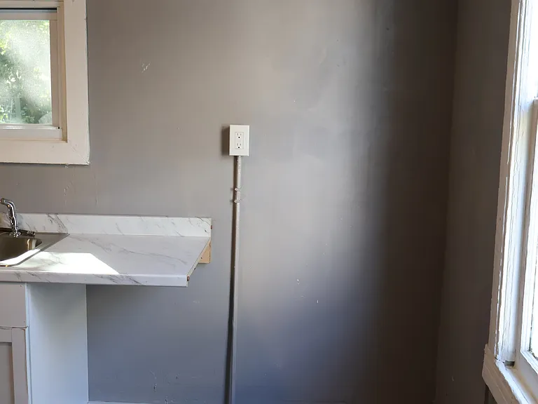 6812 Whitney Ave #1B — Photo 7
