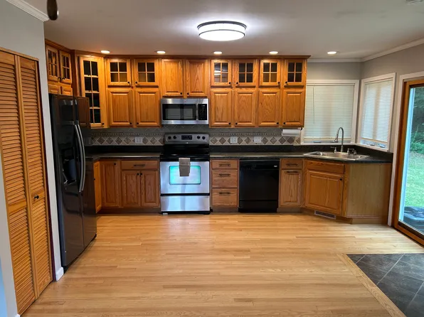 245 Church Rd #B, Albany, NY 12203