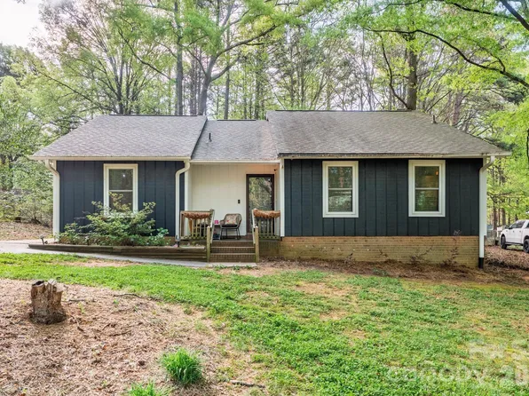 20133 Floral Ln, Cornelius, NC 28031