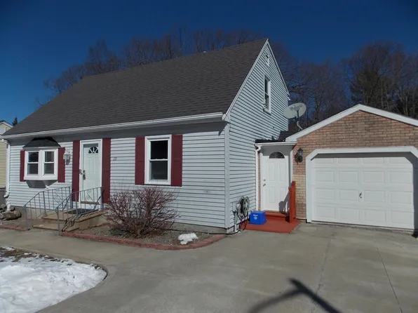 28 Parsons Hill Dr, Worcester, MA 01603