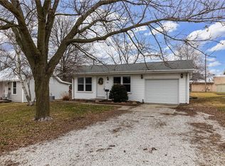 1016 N 16th St, Mattoon, IL 61938