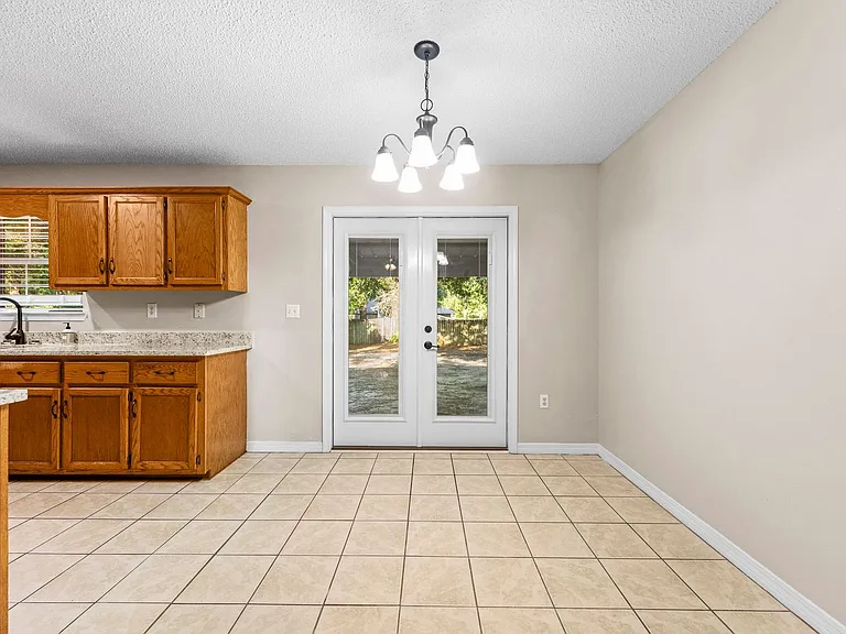 502 Hyde Park Dr — Photo 7