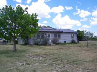 516 W James Ave, Mertzon, TX 76941