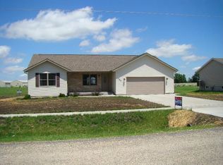 320 E Lauretta St, Blue Grass, IA