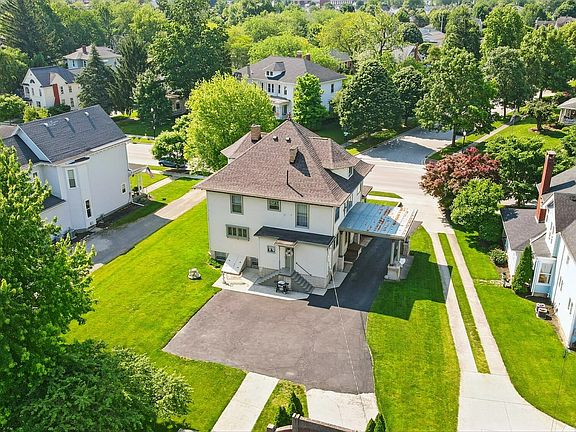 3rd image of 414 W Auglaize St