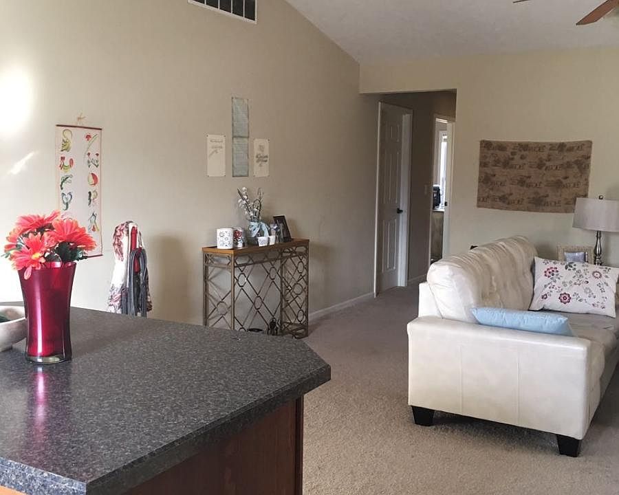 1st image of 521 Brookmont Dr