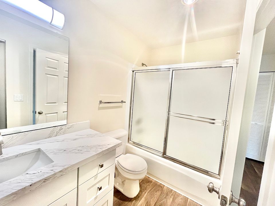 Lee Plaza 4746 11th Ave NE Seattle WA Zillow