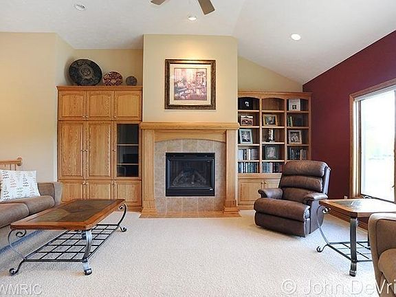 3rd image of 162 Suncrest Ct SW