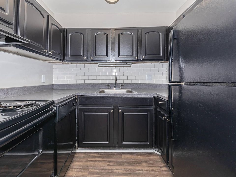 1st image of 101 Penthouse Dr #2004